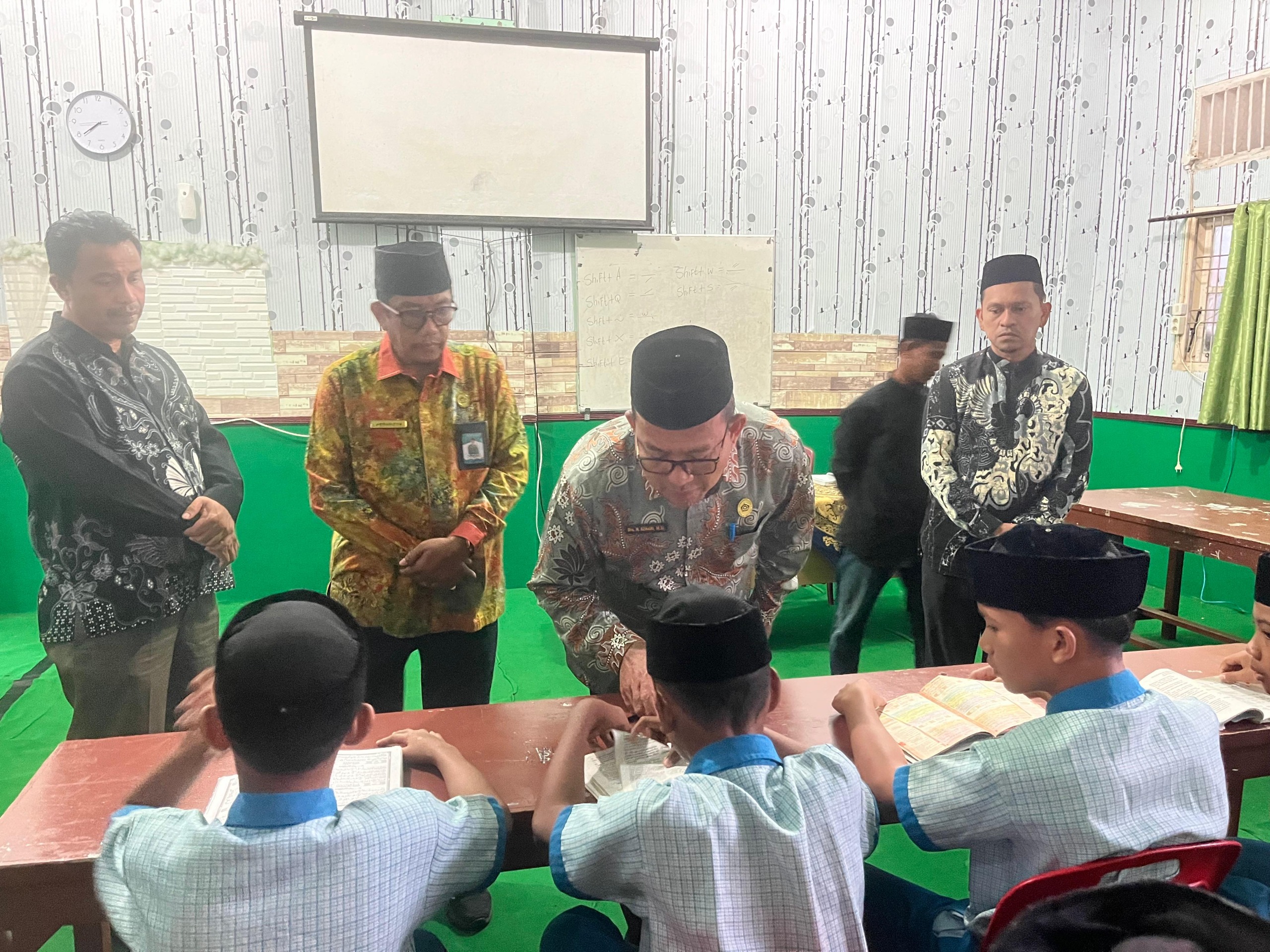 LIMA BELAS MENIT (LIMIT) MEMBACA AL-QURAN DI MTSS HARAPAN BANGSA MEULABOH